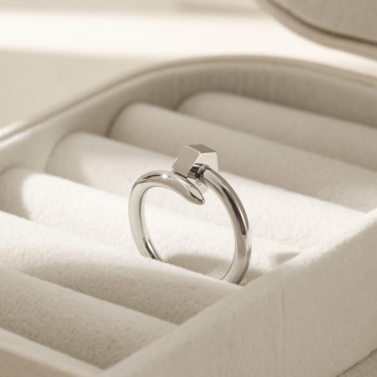 parkert nail ring