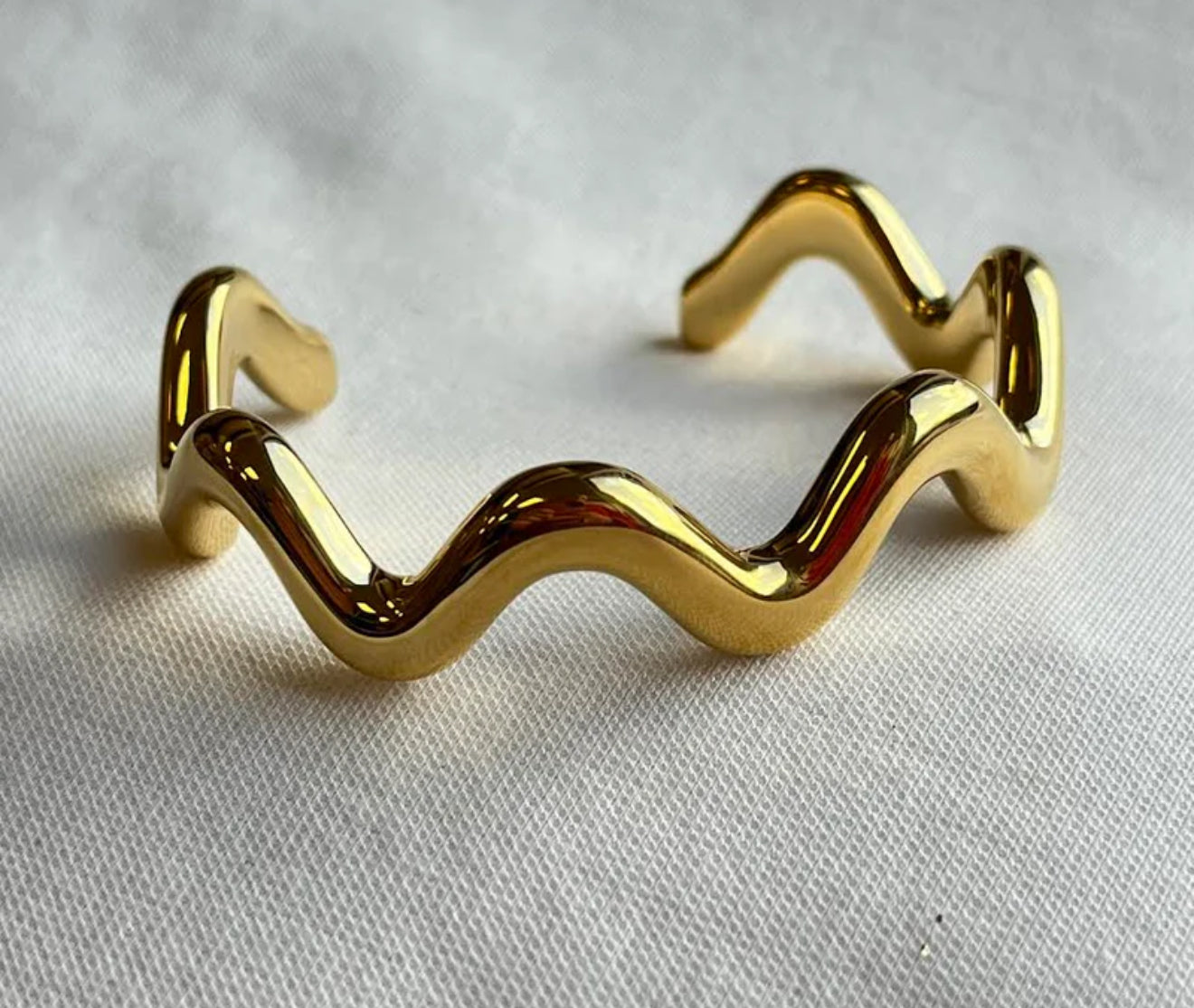 lani wave cuff