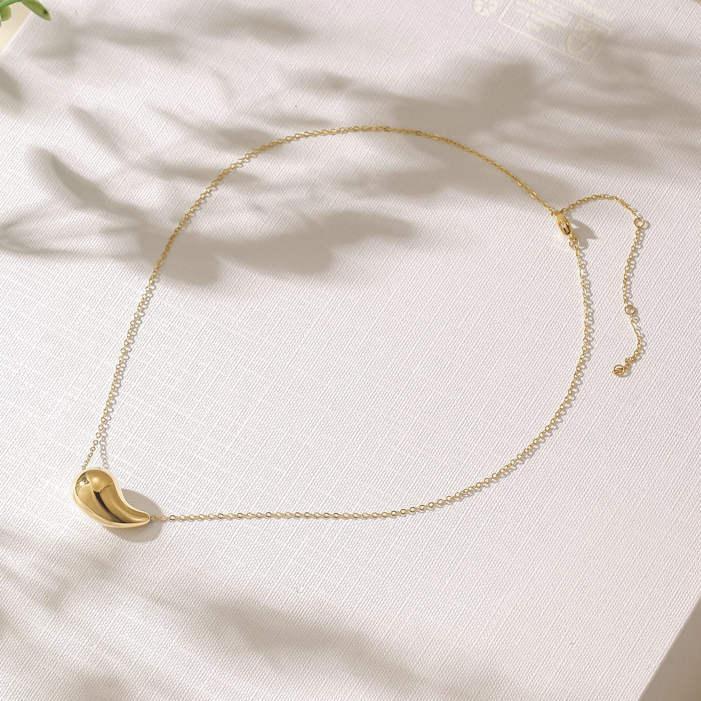 serena necklace