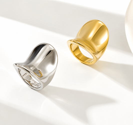 stevie curved sculptural ring
