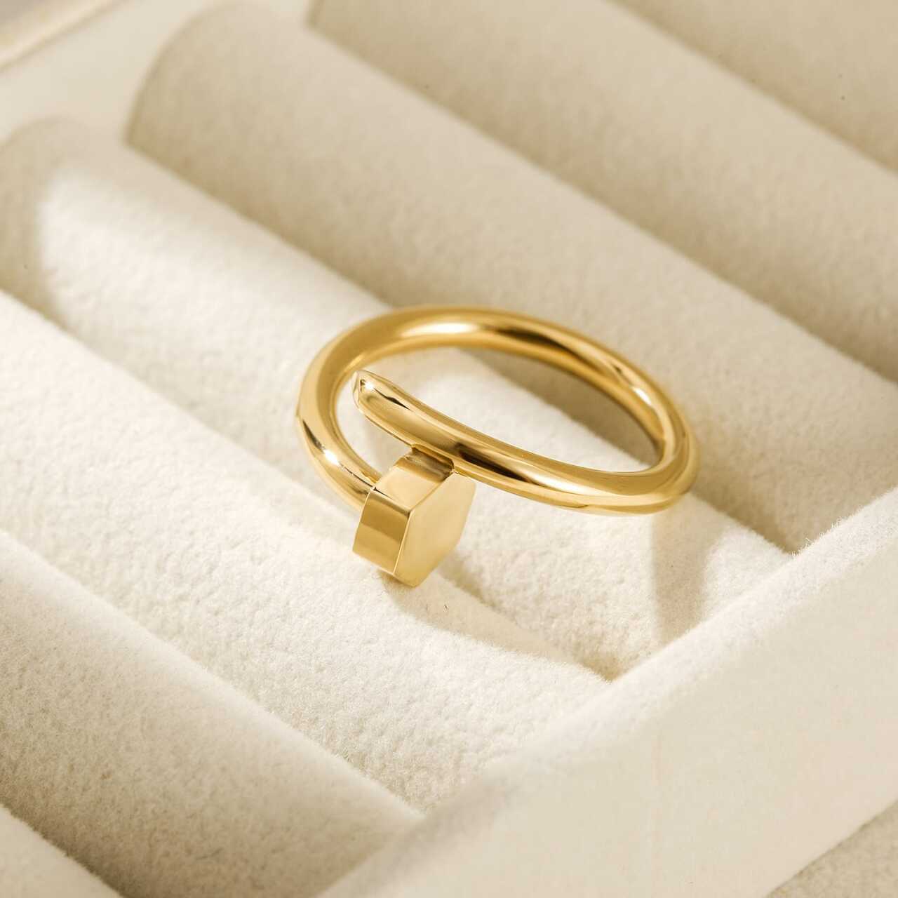 parkert nail ring