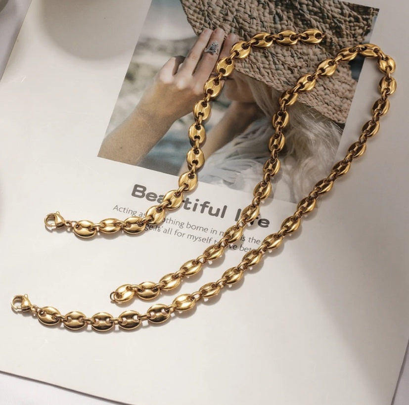 gigi coffee bean necklace