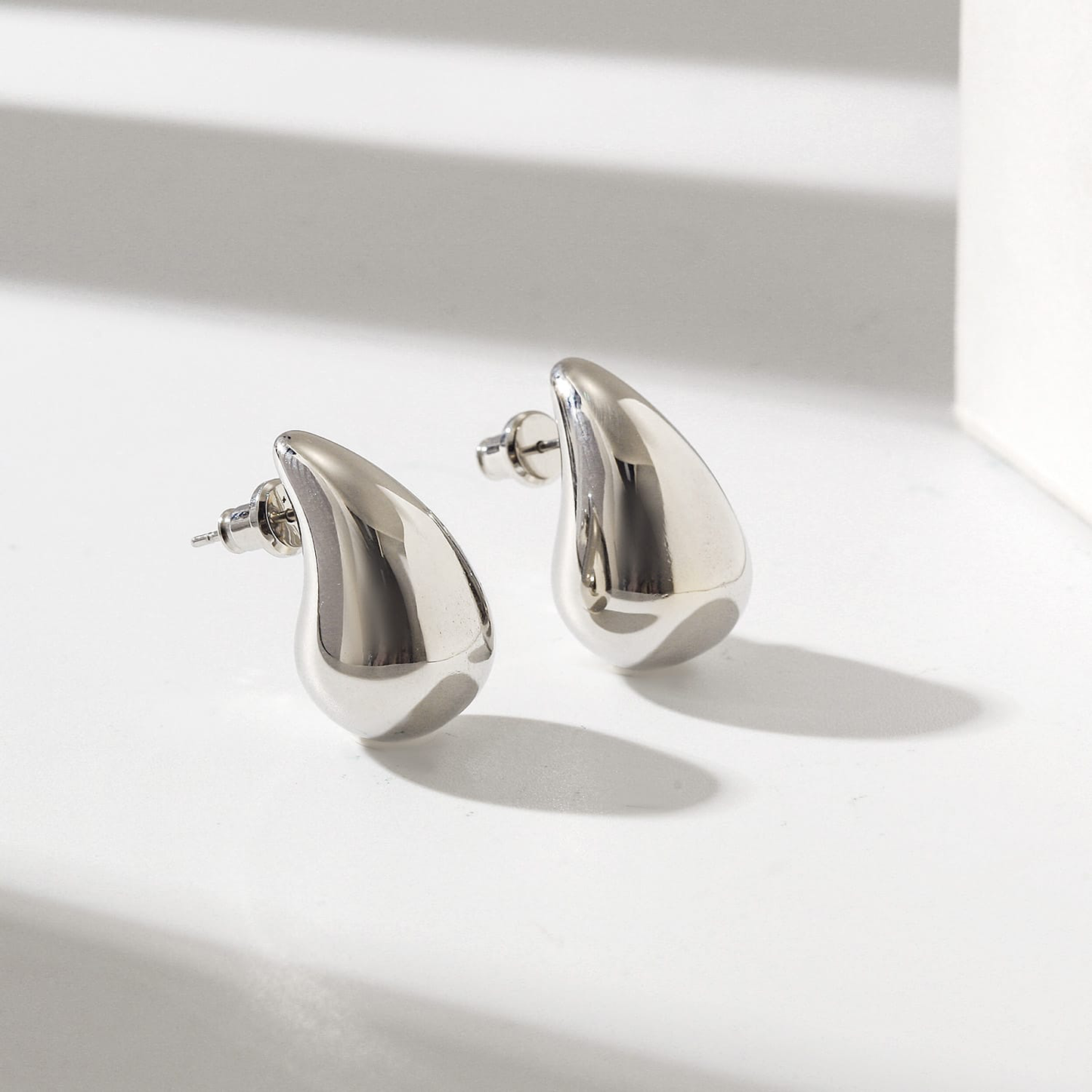 serena earrings