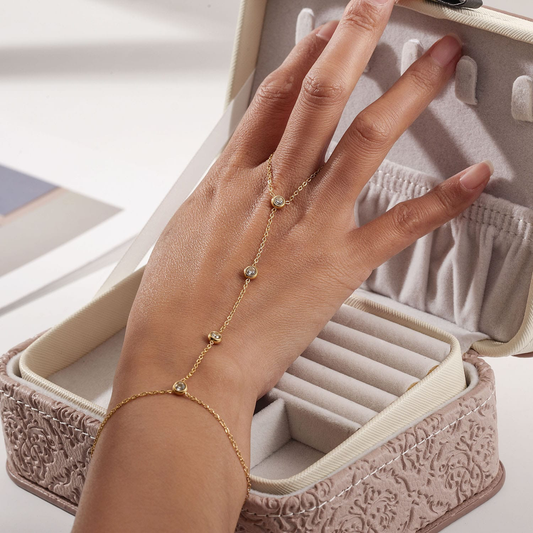 alexia hand chain