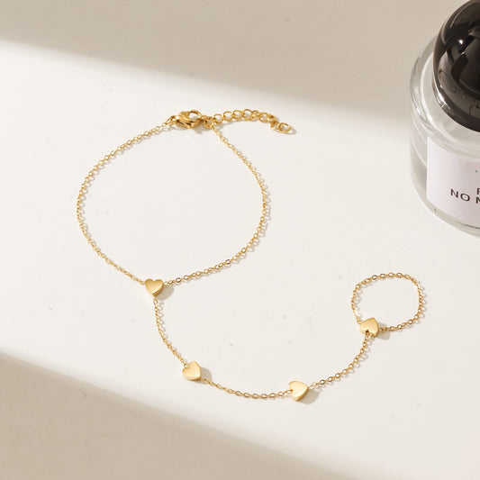 amoré heart handchain