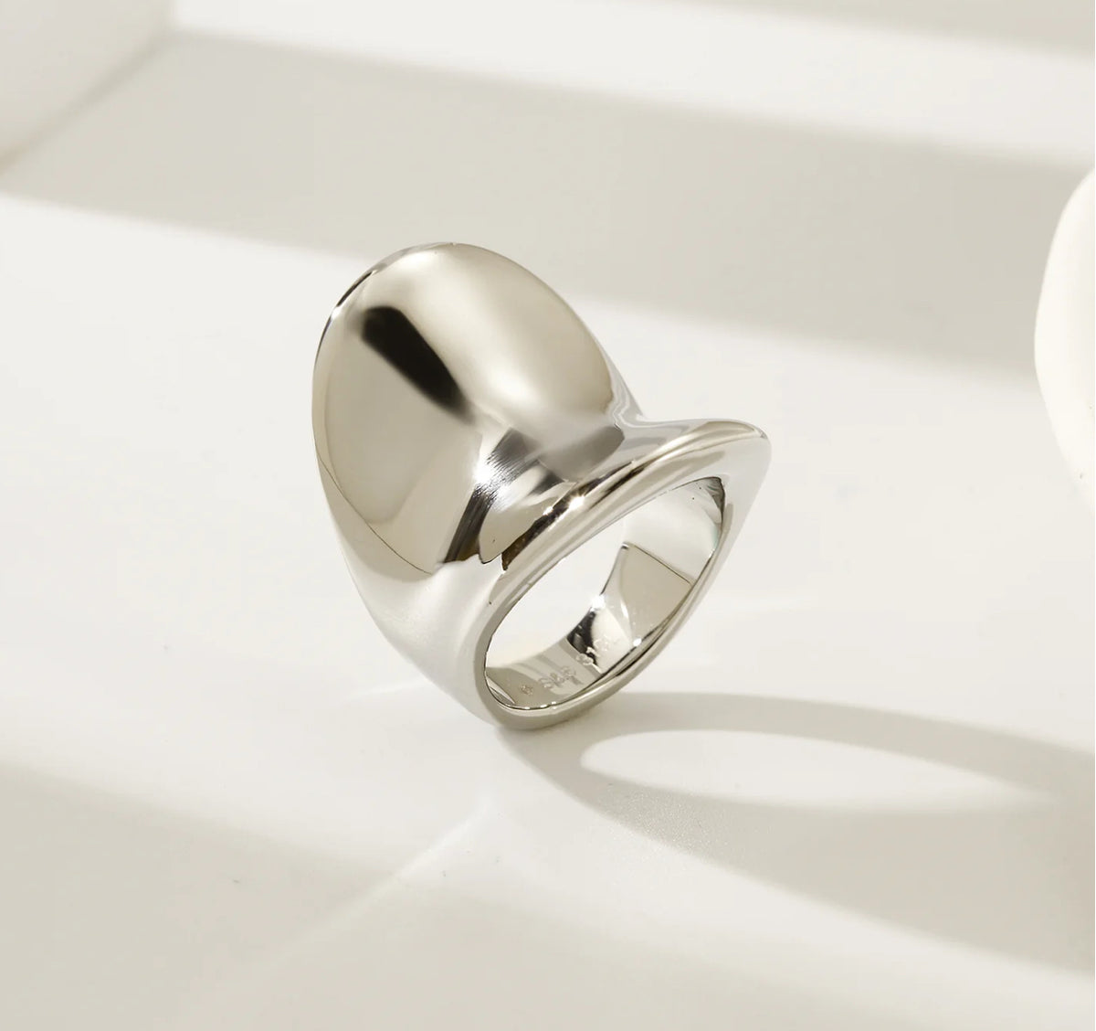 stevie curved sculptural ring