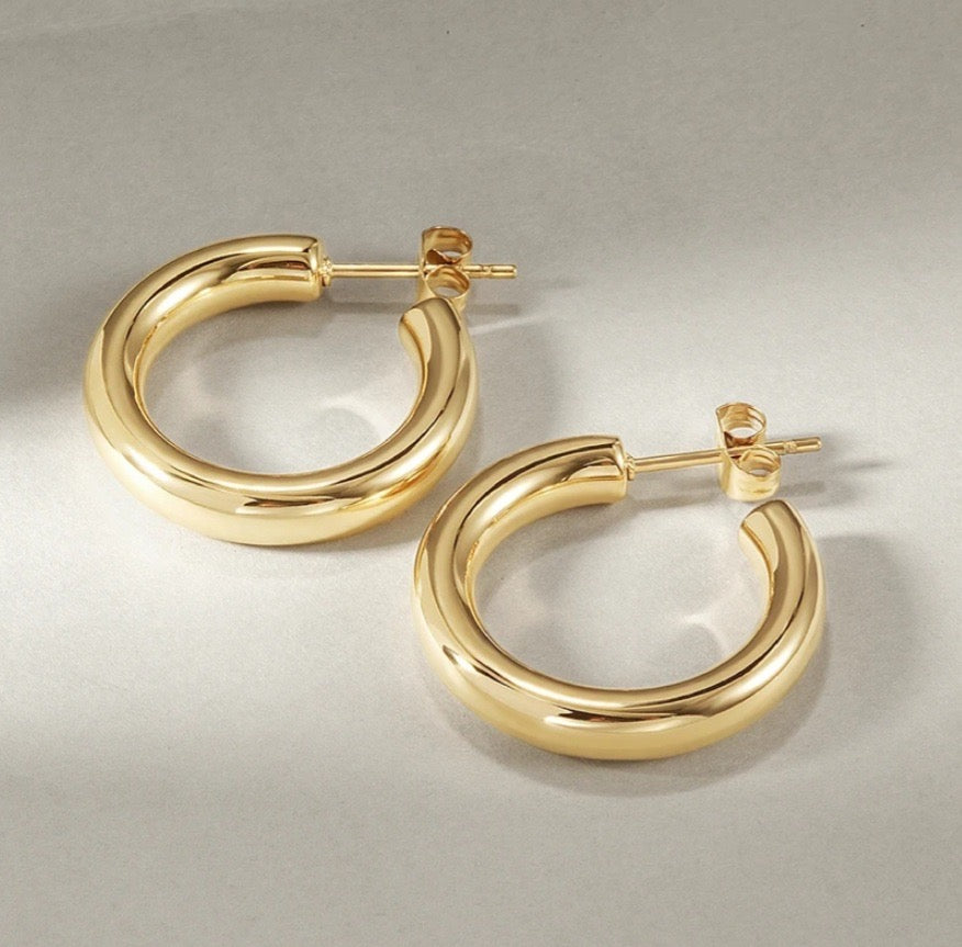 lainey classic hoops