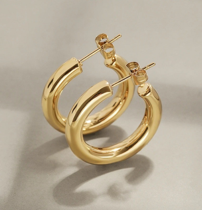 lainey classic hoops
