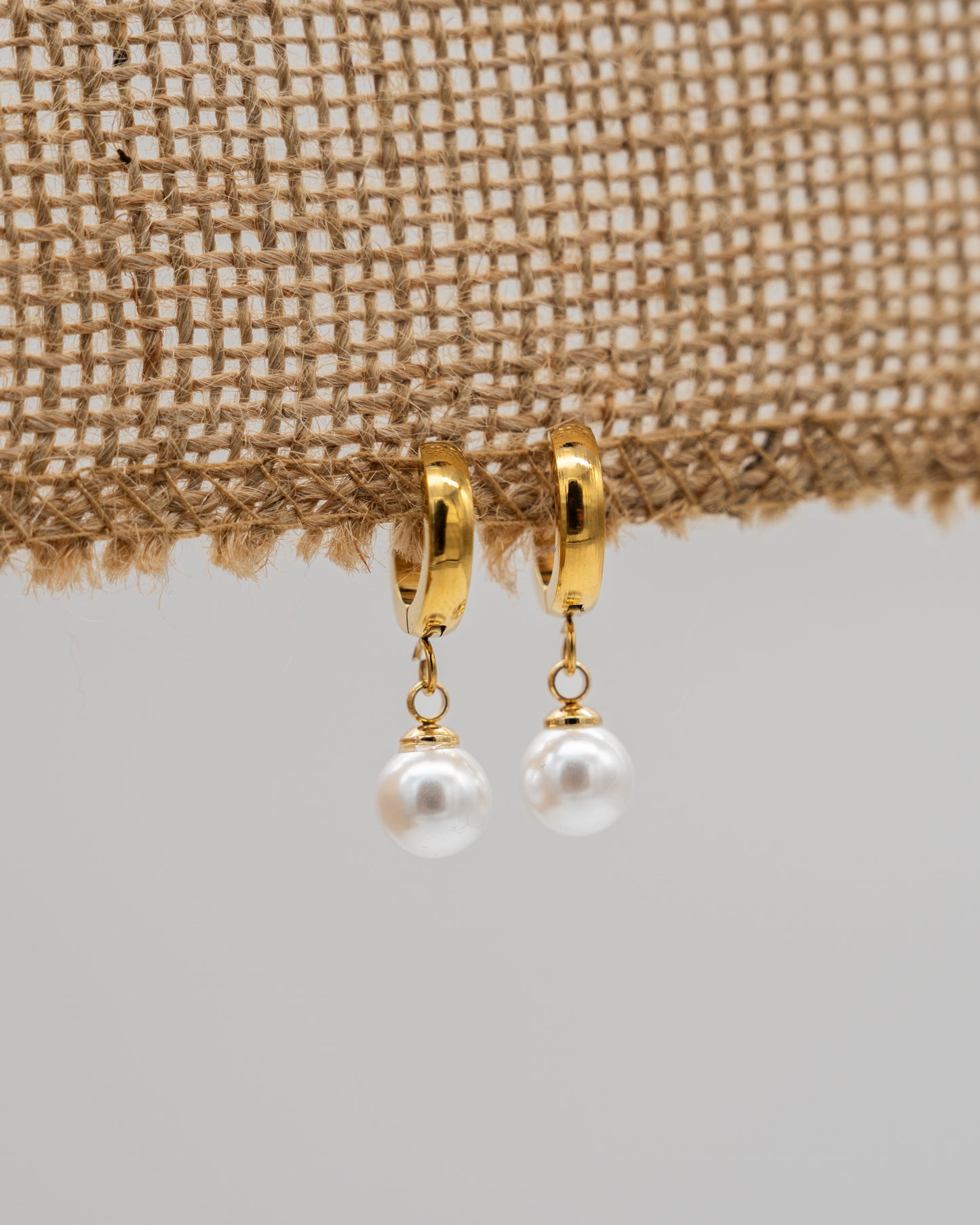 nia pearl drop earrings